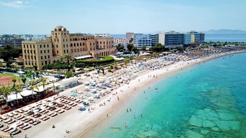 Beach nearby, sun loungers, beach umbrellas, beach towels