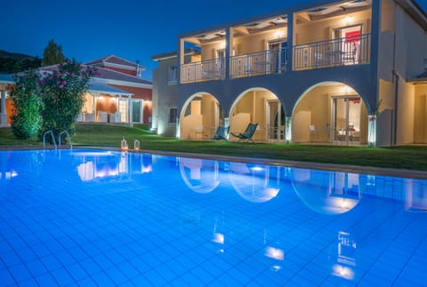 Seasonal outdoor pool, pool umbrellas, sun loungers