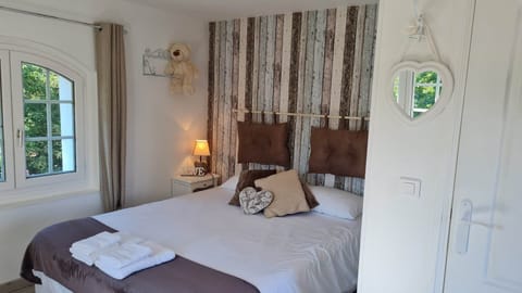 Romantic Double Room | Premium bedding, individually decorated, individually furnished