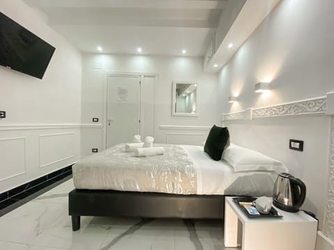 Economy Double Room | In-room safe, soundproofing, WiFi (free), bed sheets