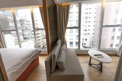 Suite, 2 Bedrooms | Living area | Flat-screen TV