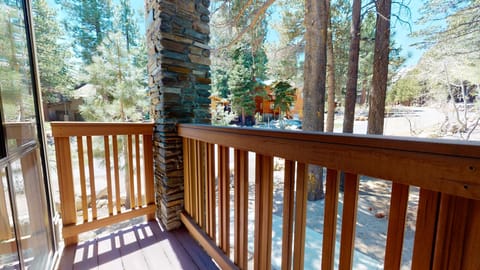 Condo, 2 Bedrooms | Property grounds