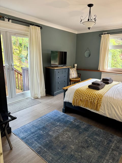 Apartment, 2 Bedrooms (The Wing) | Egyptian cotton sheets, premium bedding, individually decorated