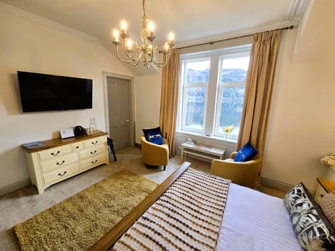 Egyptian cotton sheets, premium bedding, individually decorated