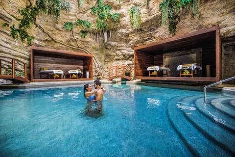 Outdoor treatment areas, sauna, hot tub, steam room, hot springs