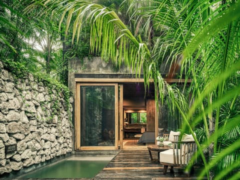 Suite (Signature Suite with Plunge Pool) | In-room safe, individually furnished, blackout drapes