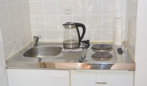 Superior Triple Room, 1 Bedroom, Vineyard View | Private kitchen | Fridge, microwave, coffee/tea maker, electric kettle