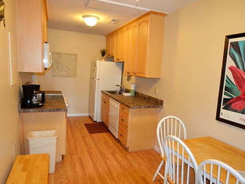 Table and chairs accommodate 6