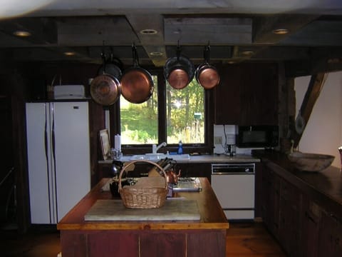 Bird's eye kitchen view