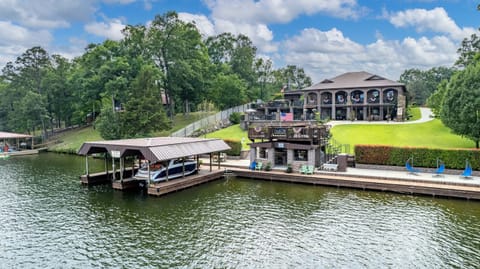 LAKESIDE VIEW OF DOCKZILLA