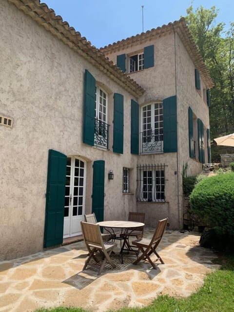 Garden Table Ground Floor