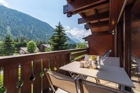 Private balcony with a Mont Blanc view