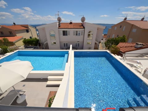 Swimming Pool, Property, Building, House, Real Estate, Villa, Home, Vacation, Apartment, Estate