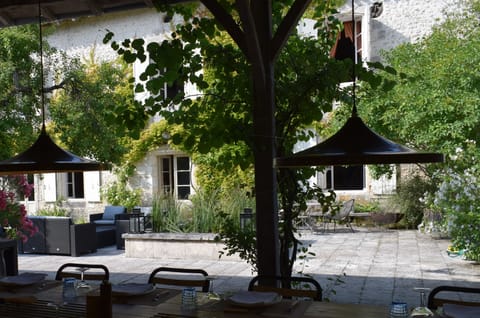 Outdoor dining in the courtyard.