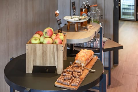 Daily cooked-to-order breakfast for a fee