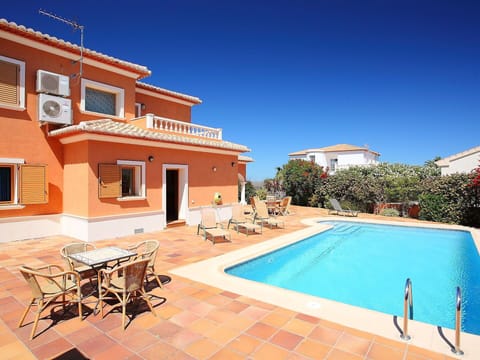 Property, Building, House, Real Estate, Swimming Pool, Home, Resort, Villa, Vacation, Estate