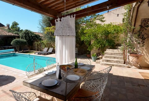 Terrace dining



