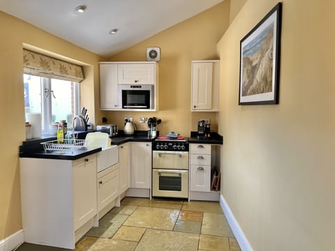 Kitchen, with dishwasher