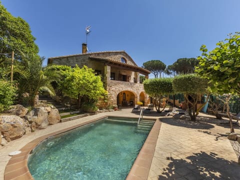Swimming Pool, Estate, Resort, Hacienda, Villa, Landscaping, Eco Hotel, Water Feature, Farmhouse, Mansion