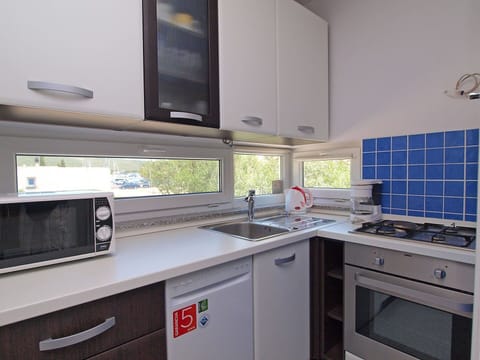 Property, Room, Kitchen, Furniture, Cabinetry, Countertop, Building, House, Real Estate, Home