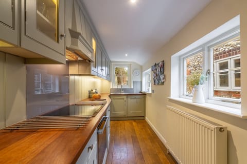 Ground floor: Kitchen