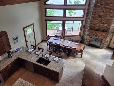 Upper floor view out the front!