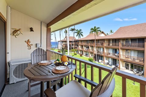 Covered Lanai of Kona Isle C31