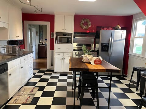 Kitchen with modern appliances....