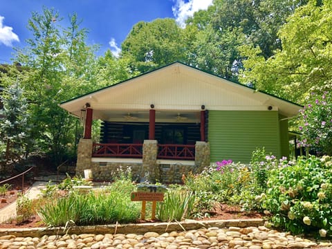 Cokesbury Cabin with front flower garden