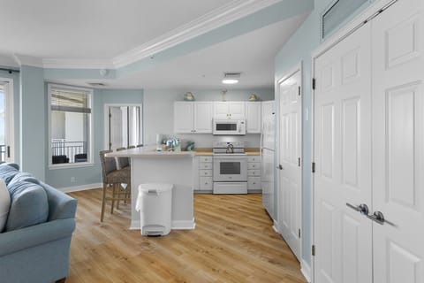 Villa de Goulet - Ocean View Condo in Forest Beach with 2 Community Pools