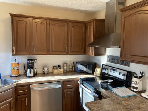 Kitchen area - with coffee bar (main level)