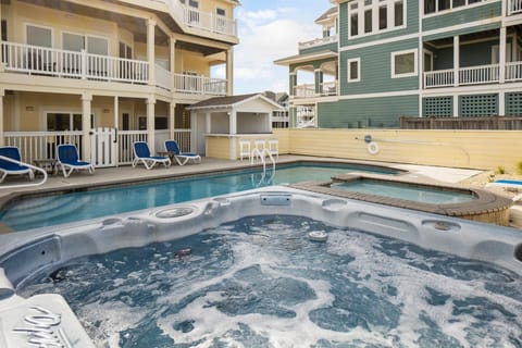 surf-or-sound-realty-415-the-oasis-hot-tub
