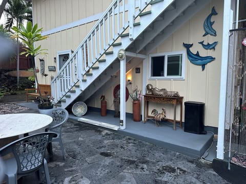 This large patio is a nice place to relax & sun yourself after snorkeling! 
