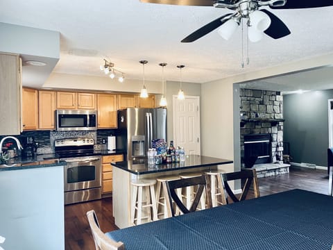 Kitchen/Dinning Area