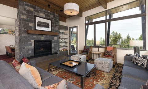 16 Alpine Bend living