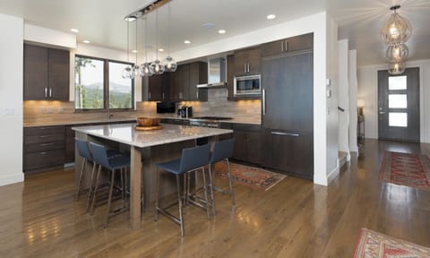 16 Alpine Bend kitchen2