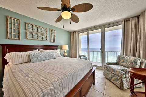 Gulf front master bedroom.