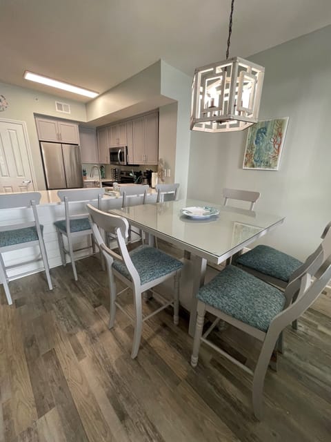 New Kitchen Seats 8