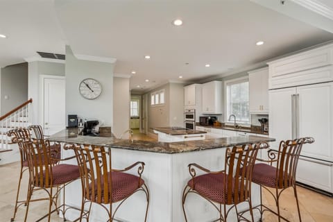 Kitchen with Breakfast Counter at 10 Knotts Way