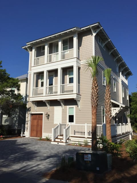 NEW HOME SEPT 2016! 4 BR (2 Masters) 6 Bath. 2965 sq ft + 1100 sq foot top deck!