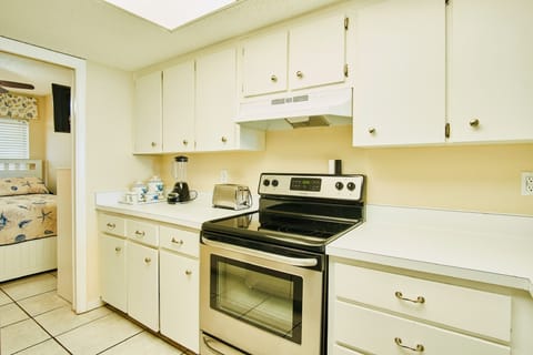 Kitchen equipped with all utensils