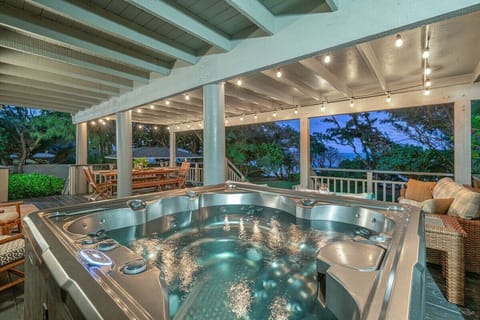 Take some time for yourself and relax in the spa. You'll have 180 degree views of your private island paradise.