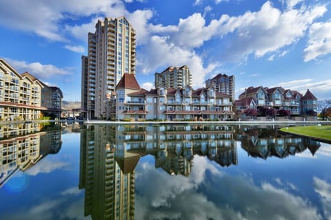 Sunset Waterfront Resort - The best location in Kelowna