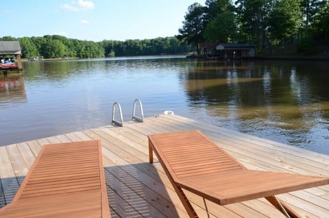 Serenity. Big open lake views!