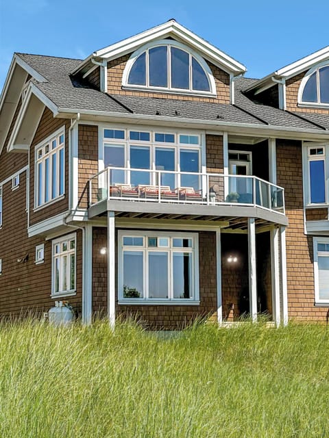 Ocean front townhouse (1/4) from back