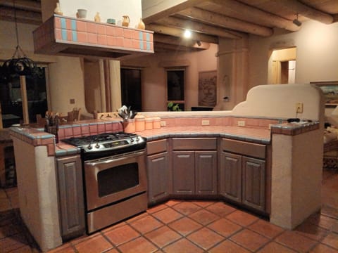 Kitchen open to Great Room & Dining Room. Coffee Maker. Equipped Kitchen.