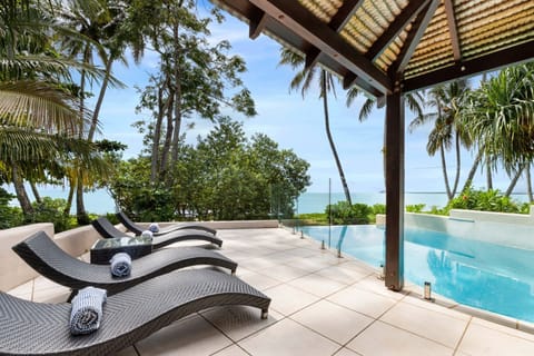 Views to The Coral Sea and Low Isles