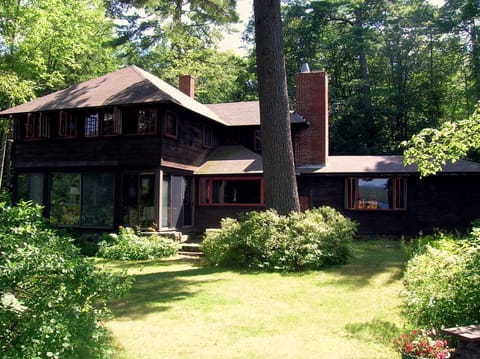 Lake side of house. Master bedrooms, dinning and living rooms have lake views.