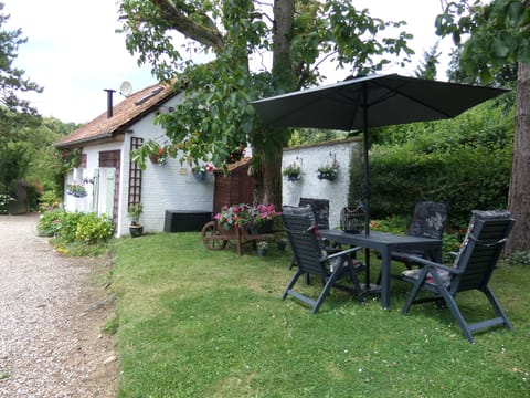 A second large seating area 2024.