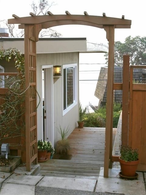 Welcome to the Three Tree Point Cottage